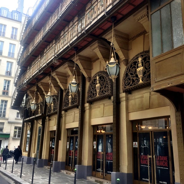 Foto diambil di Théâtre du Palais-Royal oleh Sandrine A. pada 6/4/2016