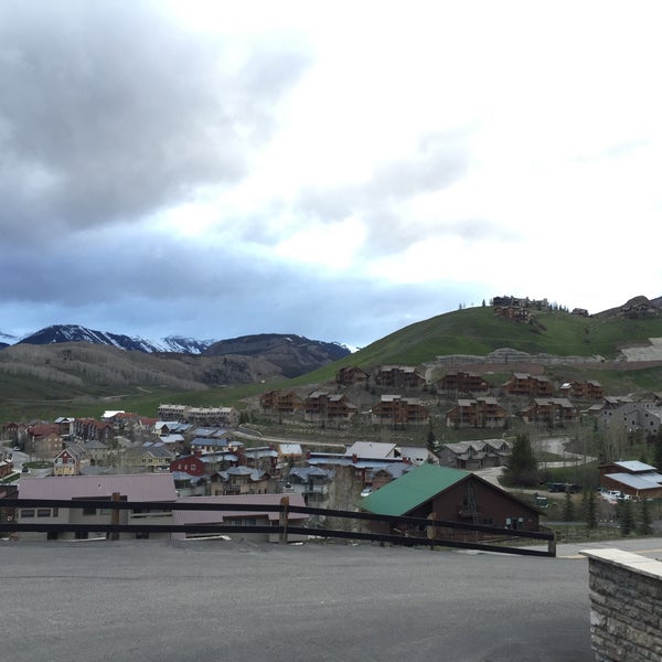 Снимок сделан в Crested Butte Mountain Resort пользователем Bryce 5/27/2015