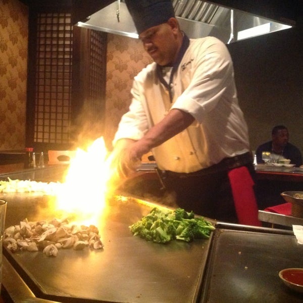 Photo prise au Kobe Teppan &amp; Sushi - Frisco par Ellalyne le4/28/2013