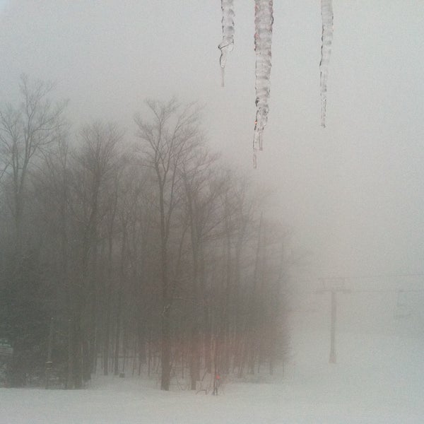 2/8/2015 tarihinde Chase K.ziyaretçi tarafından Belleayre Mountain Ski Center'de çekilen fotoğraf