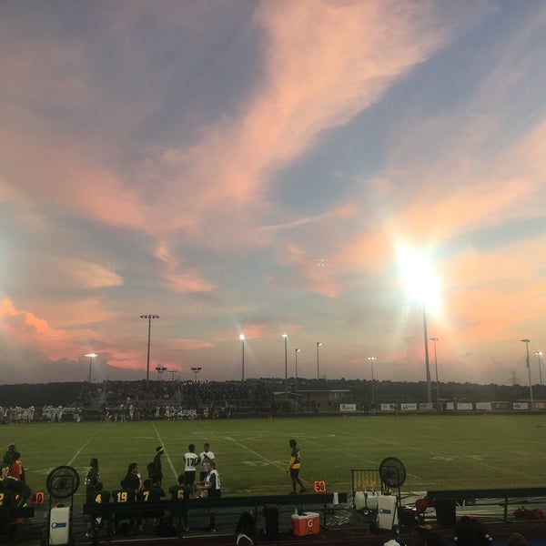 Photos at Lake Minneola High School 3 tips from 237 visitors