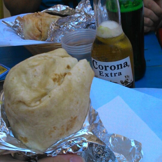 7/5/2014 tarihinde Maja N.ziyaretçi tarafından California Burrito'de çekilen fotoğraf