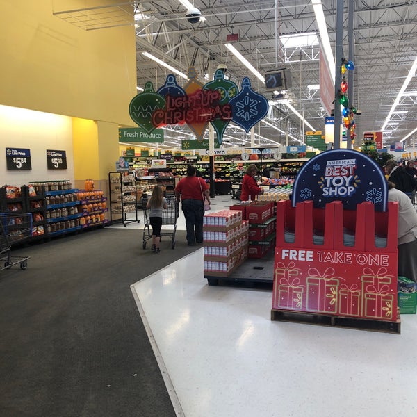Walmart Supercenter Big Box Store in Great Bend
