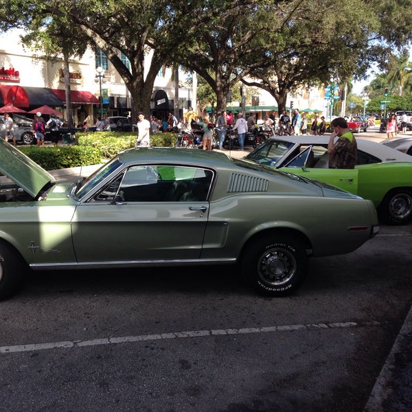 Foto tirada no(a) Mickey Byrne&#39;s Irish Pub por Mike B. em 1/4/2015