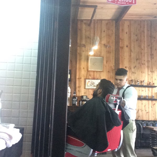 4/27/2015にEliseo S.がHedbanger Barbershopで撮った写真