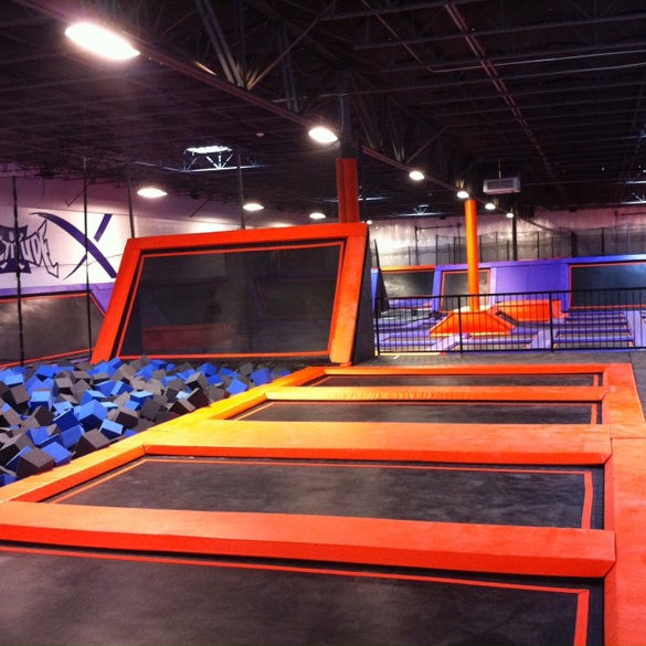 Amanda Bynes makes a scene at Sky Zone and suddenly the trampoline is so kitschy, it’s cool again. Fly like an eagle at this indoor park where adults can act like kids for an hour of boot camp.