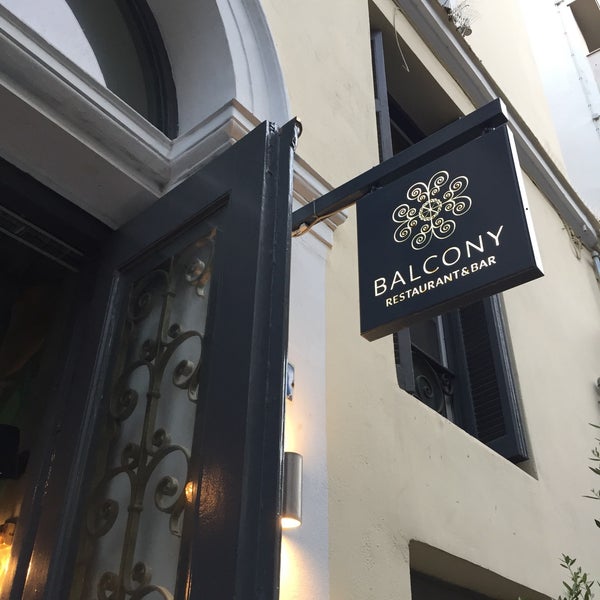 รูปภาพถ่ายที่ Balcony Restaurant &amp; Bar โดย GEORGE aka Your Guide Master เมื่อ 6/23/2019
