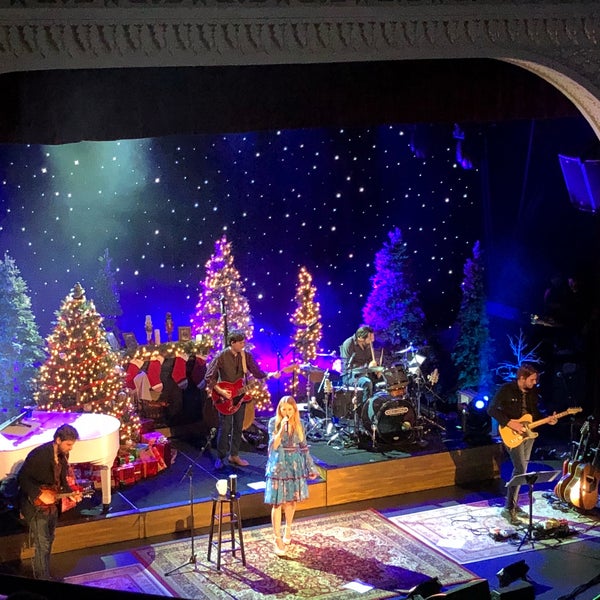 12/14/2017에 Michelle J.님이 The Northern Lights Theater에서 찍은 사진