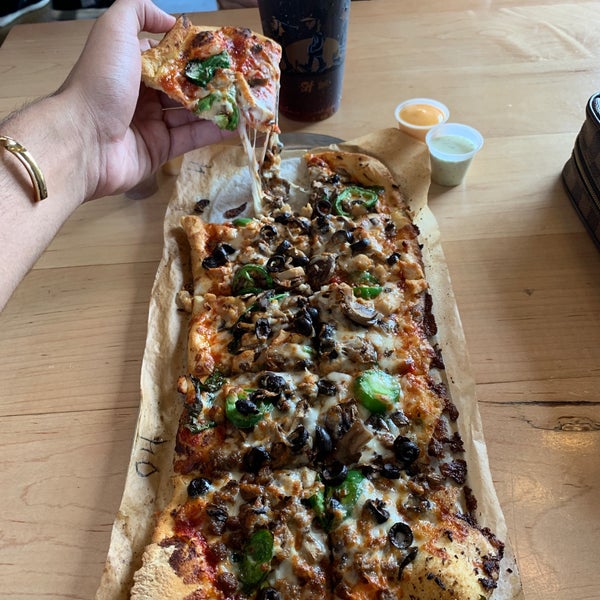 7/13/2019에 K님이 Slim &amp; Husky&#39;s Pizza Beeria (North Nashville)에서 찍은 사진