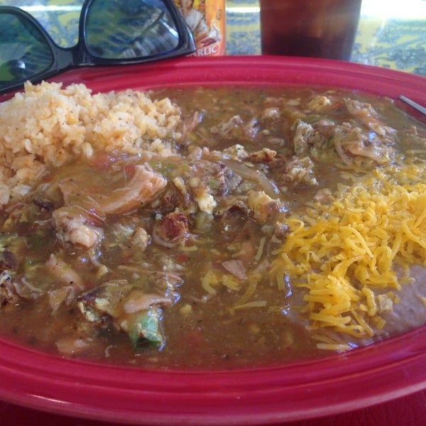 Das Foto wurde bei El Tepehuan Mexican Restaurant von Highern C. am 4/21/2014 aufgenommen