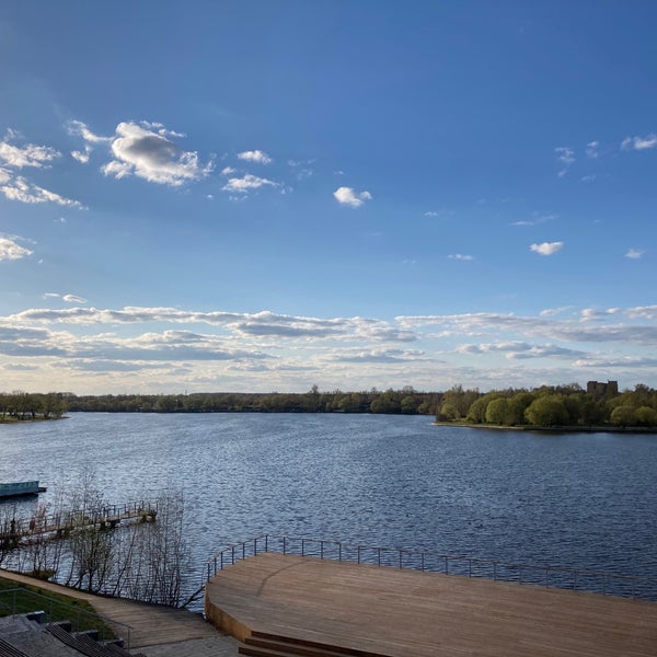 Жк московские водники долгопрудный. Плав отель водники долгопрудный. Гребная база гомель. Водники белорусская. Водники долгопрудный водохранилище.