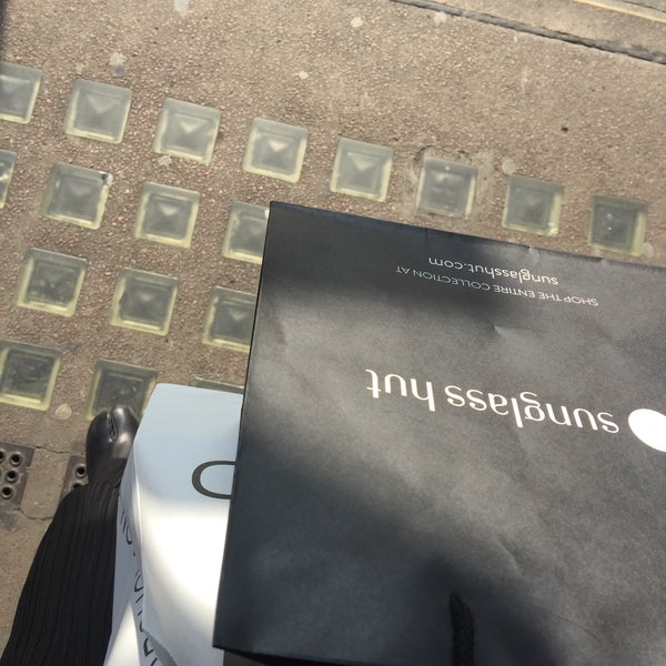 Sunglass Hut Sunglasses Store in London