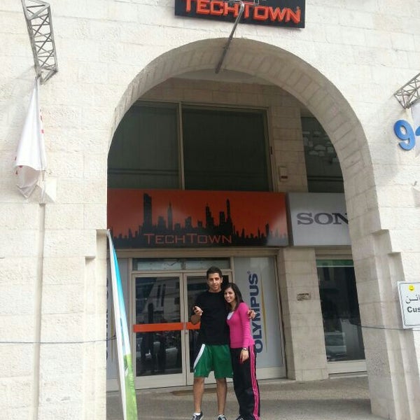 Tech Town - Electronics Store