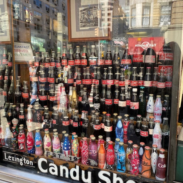 Photo prise au Lexington Candy Shop Luncheonette par Nikolett R. le10/10/2022