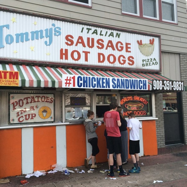 Tommy's Italian Sausage 900 2nd Ave