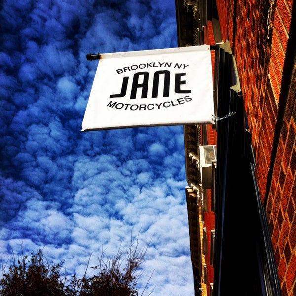 รูปภาพถ่ายที่ JANE Motorcycles โดย Adam เมื่อ 11/5/2013