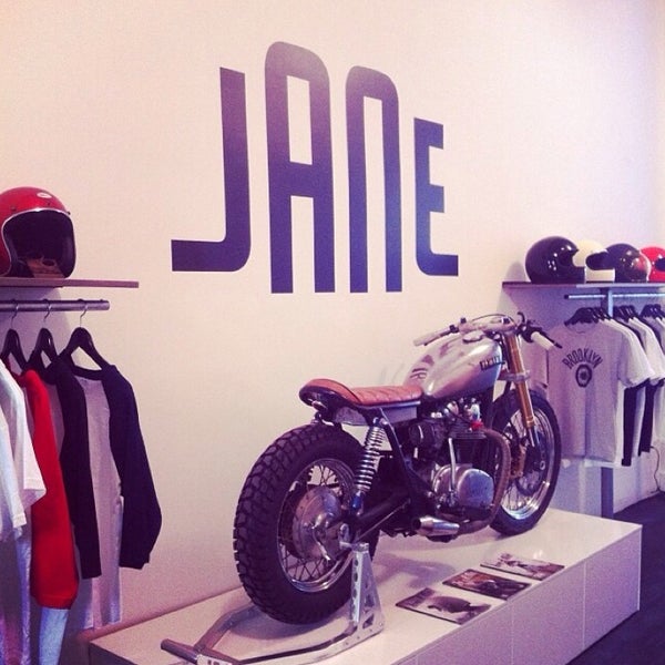 รูปภาพถ่ายที่ JANE Motorcycles โดย Adam เมื่อ 10/27/2013