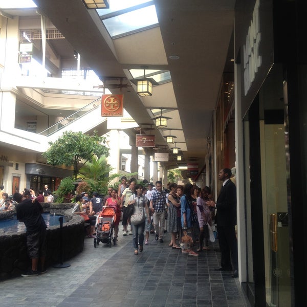 tory burch willowbrook mall