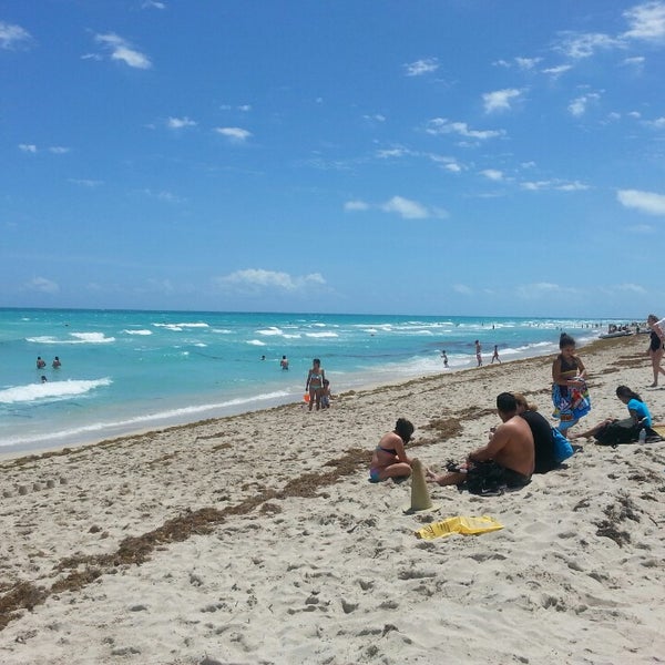 รูปภาพถ่ายที่ South Beach Parasail โดย Vicky P. เมื่อ 4/7/2013