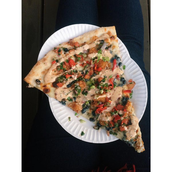 Foto tomada en Pizza Brain  por Vivian N. el 10/15/2015