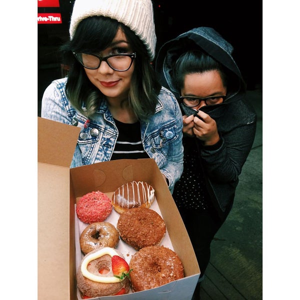 1/5/2016에 Vivian N.님이 DK&#39;s Donuts에서 찍은 사진