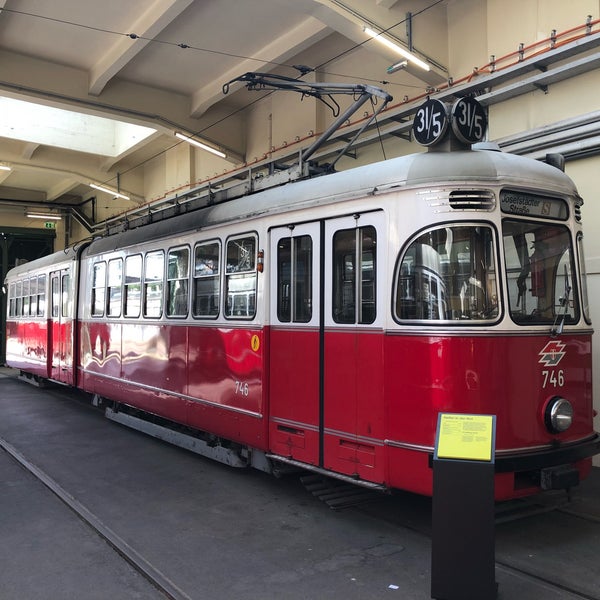 Foto diambil di Remise – Verkehrsmuseum der Wiener Linien oleh Marc-Oliver S. pada 5/4/2018