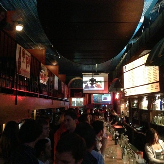11/10/2012 tarihinde Abheeshek S.ziyaretçi tarafından Cheers Shot Bar'de çekilen fotoğraf