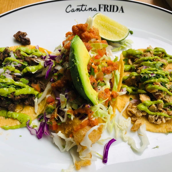รูปภาพถ่ายที่ Frida Mexican Cuisine โดย Greg D. เมื่อ 6/1/2019