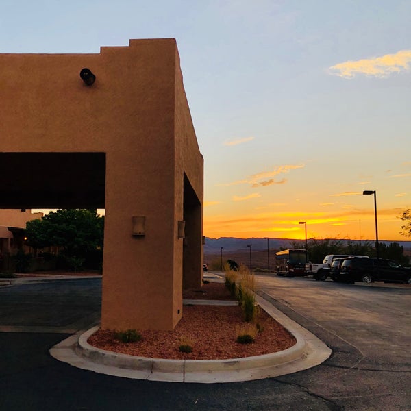 Photo taken at Courtyard by Marriott by Greg D. on 8/23/2018