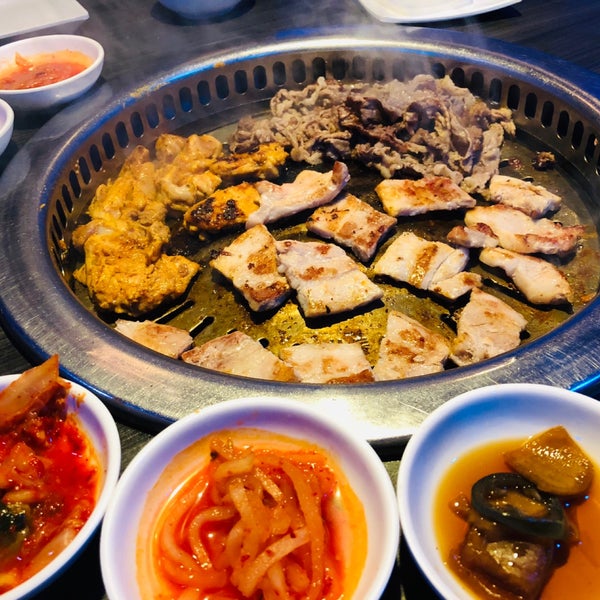 Foto scattata a Gen Korean BBQ da Greg D. il 12/20/2018