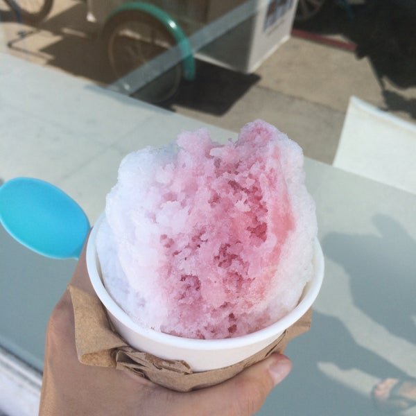 Das Foto wurde bei Treats Frozen Yogurt &amp; Ice Bar von Rainbeau am 7/26/2015 aufgenommen