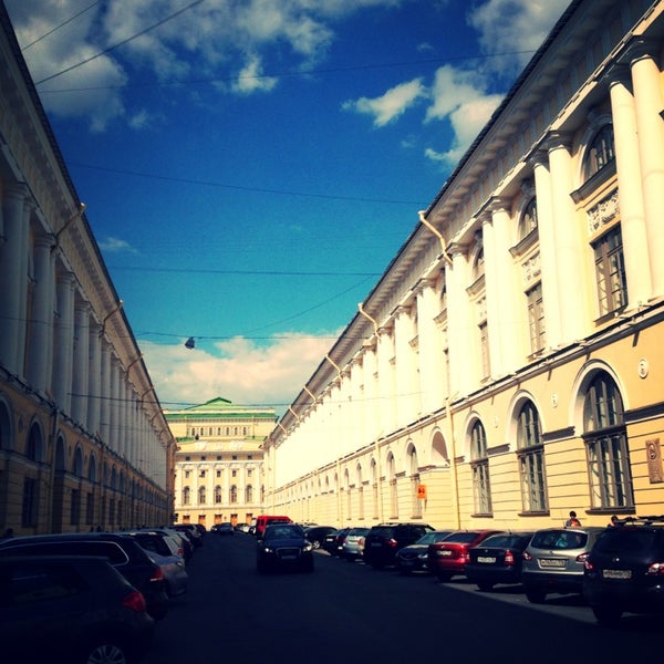 Улица Зодчего Росси Фото
