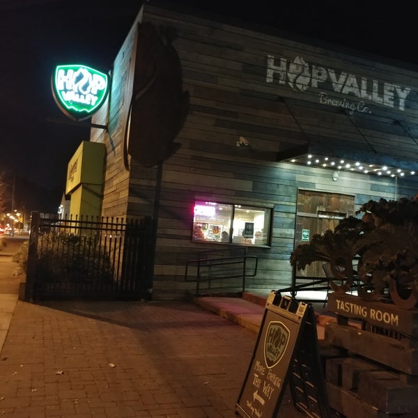 Photo taken at Hop Valley Brewing Co. by Rawb D. on 11/13/2018
