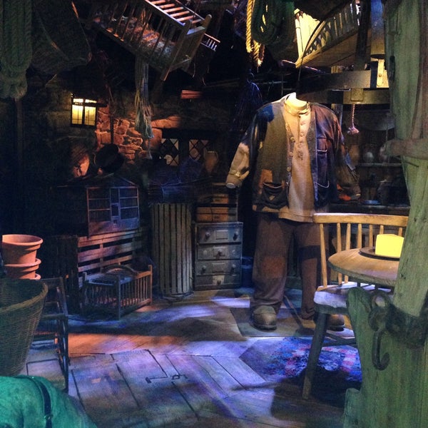 Foto tirada no(a) Hagrid&#39;s Hut por Pink 3. em 5/2/2016