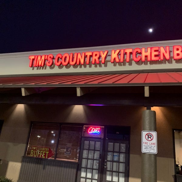 รูปภาพถ่ายที่ Tim&#39;s Country Kitchen - Fayetteville โดย Richard P. เมื่อ 1/7/2020