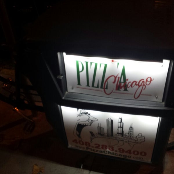 Photo taken at Pizz&#39;a Chicago by Soul I. on 11/17/2013