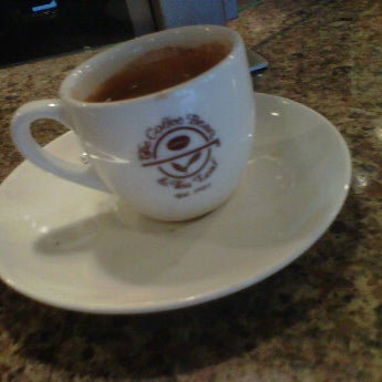 Снимок сделан в The Coffee Bean &amp; Tea Leaf пользователем Arjan T. 11/10/2012