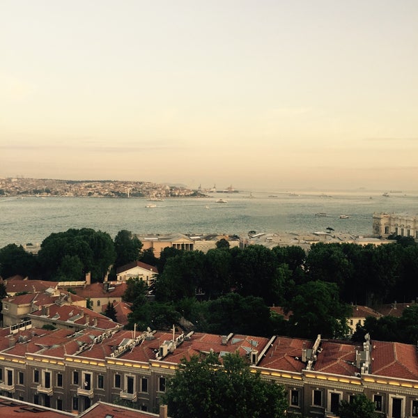 รูปภาพถ่ายที่ Soho House Roof Top โดย Akın Ç. เมื่อ 6/11/2015