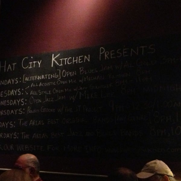 Foto tirada no(a) Hat City Kitchen por Amy K. em 8/29/2013