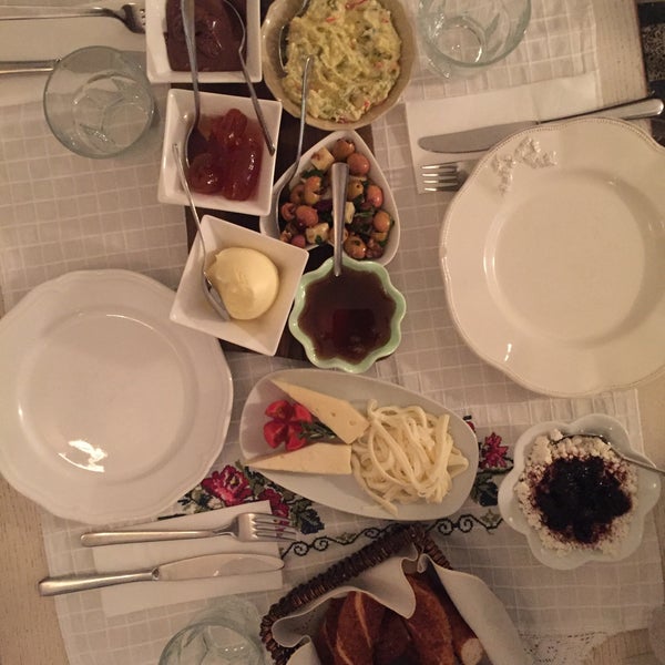 Foto tirada no(a) Dai Pera Istanbul Cuisine por rookieicon z. em 1/16/2016