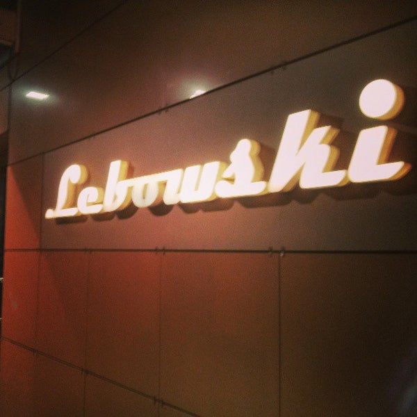 Foto tirada no(a) Lebowski por uglythoughts .. em 4/18/2013