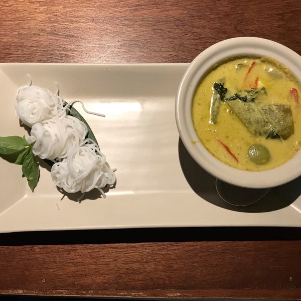 Снимок сделан в Hum Vegetarian, Lounge &amp; Restaurant пользователем Siddhant B. 7/20/2019