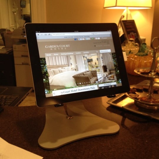 10/17/2012にGaryがGarden Court Hotelで撮った写真