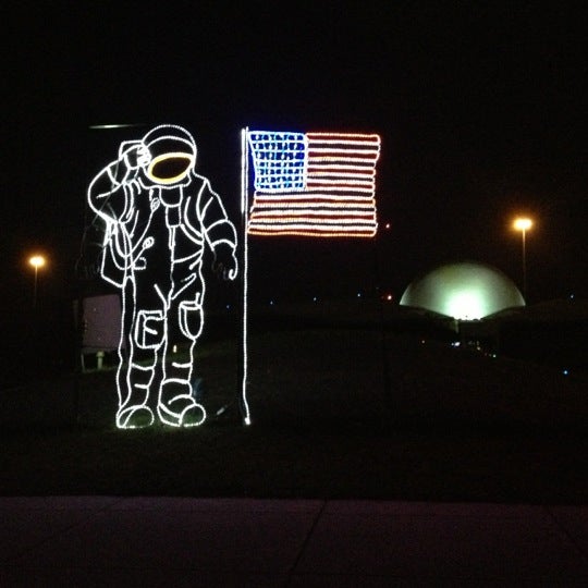 11/25/2012에 Janell H.님이 Armstrong Air &amp; Space Museum에서 찍은 사진