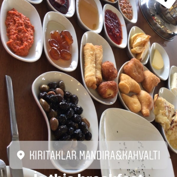 Photo prise au Kırıtaklar Mandıra &amp; Kahvaltı par Egemen K. le11/5/2017