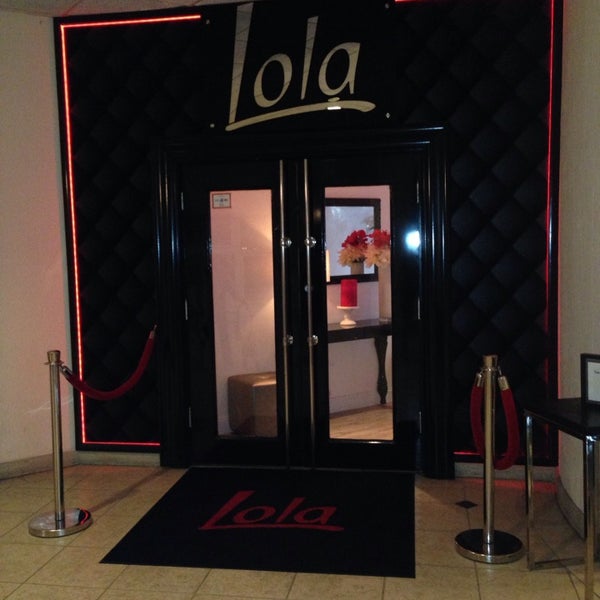 รูปภาพถ่ายที่ Lola Restaurant &amp; Grill โดย Lilianaangarami เมื่อ 8/6/2014