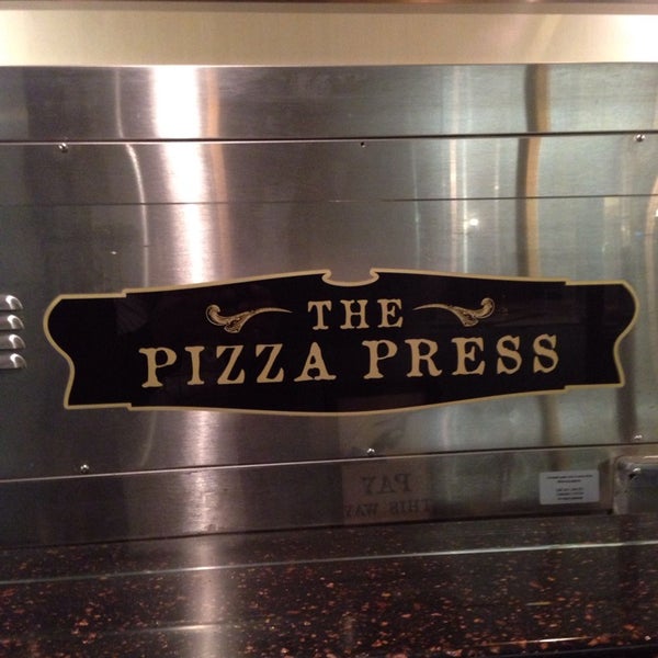 Foto scattata a The Pizza Press da Ryan C. il 7/8/2013