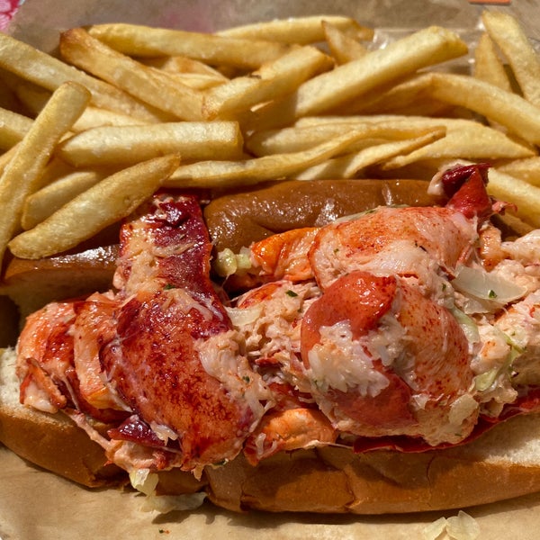 Expensive but the most lobster meat I’ve ever had on a lobster roll! Would recommend 🦞