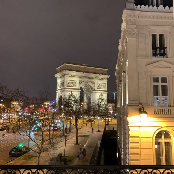 Das Foto wurde bei Hôtel Splendid Étoile von Kookish R. am 12/9/2019 aufgenommen