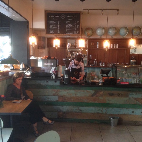 4/30/2015 tarihinde Renee E.ziyaretçi tarafından Cardinal Casa de Café'de çekilen fotoğraf